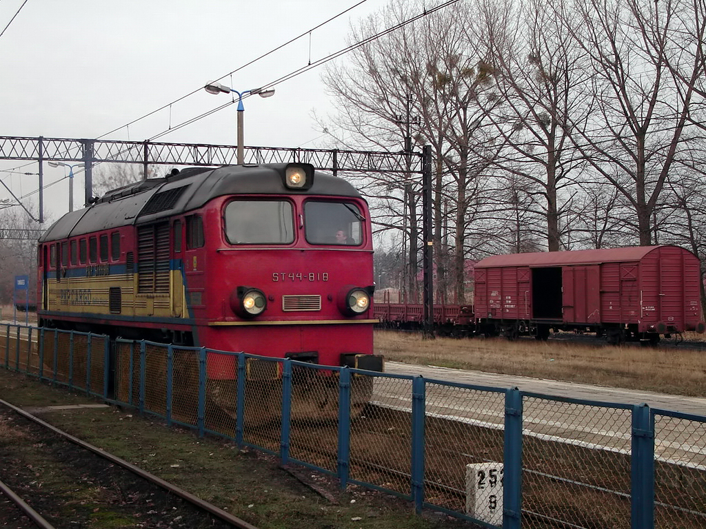 ST44-818