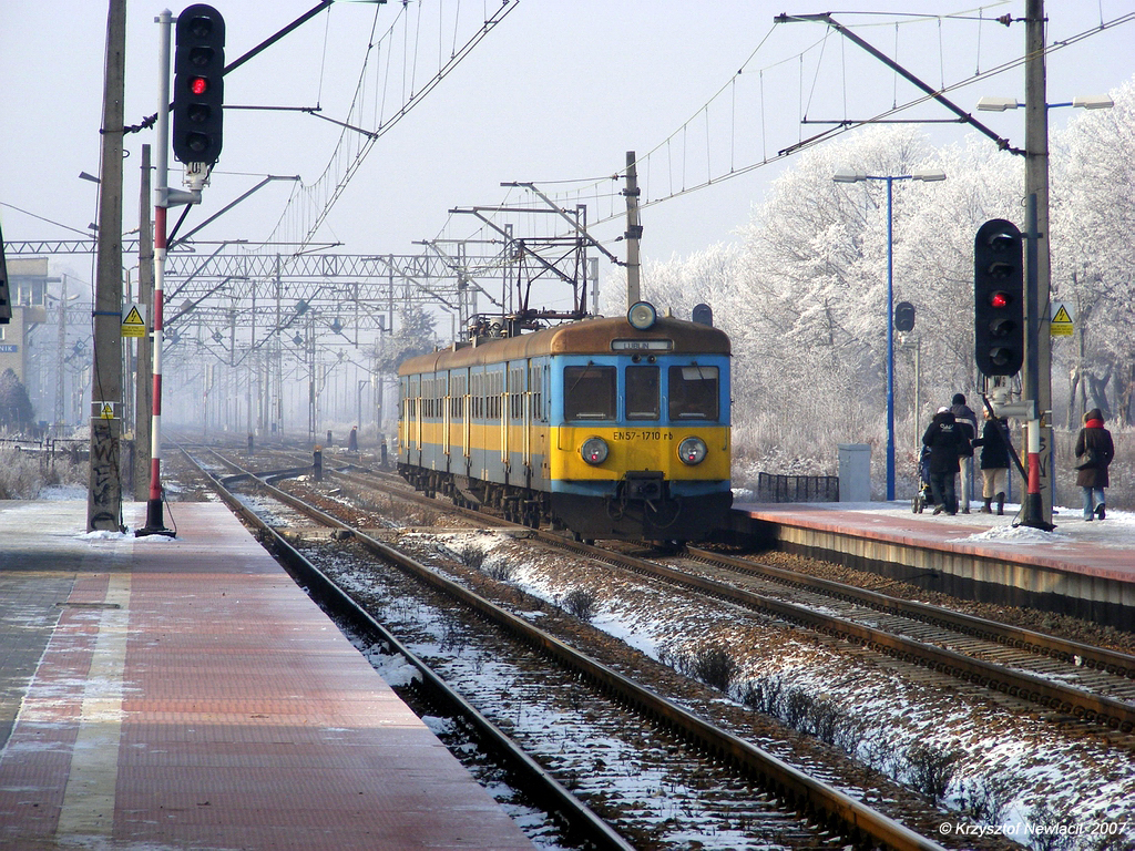 EN57-1710