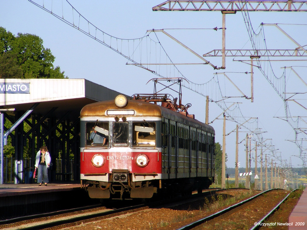EN57-1017